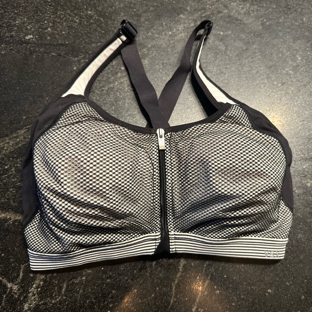 Victoria’s Secret knockout sports bra